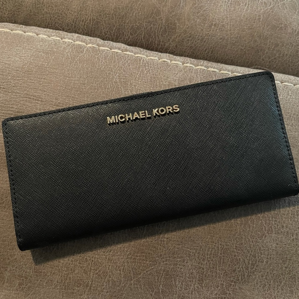 NWT Michael Kors Slim Wallet